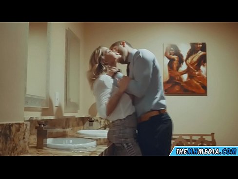 ❤️ Når en barmfagre blondine forfører deg på et offentlig toalett Jævla video ved no.sexygirlspics-com.ru ❌️❤
